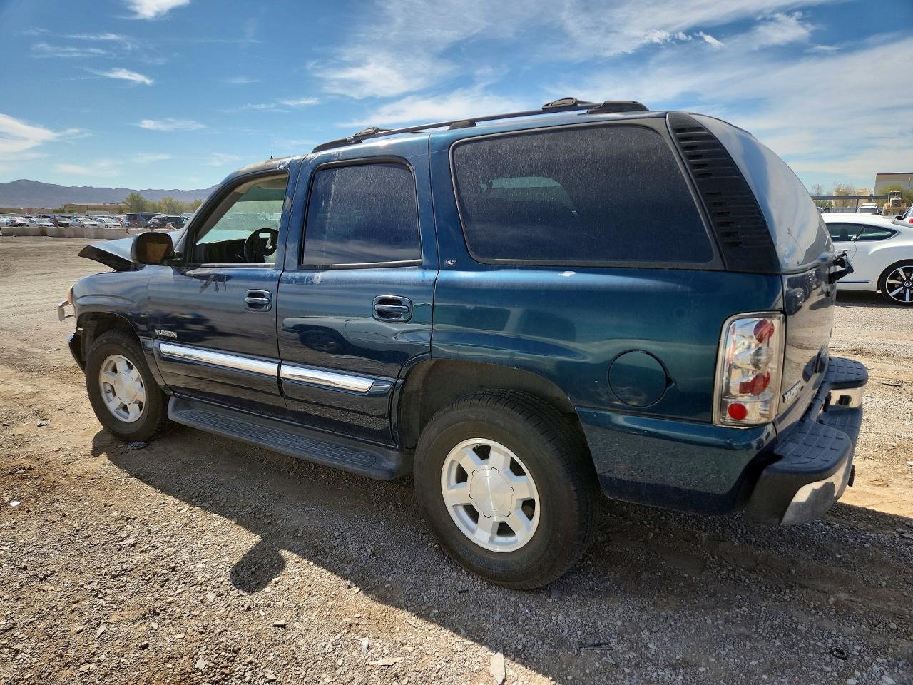 2005 GMC Yukon - Фото 2