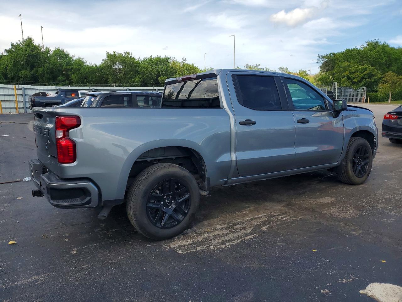 2024 Chevrolet Silverado C1500 Custom - Фото 3