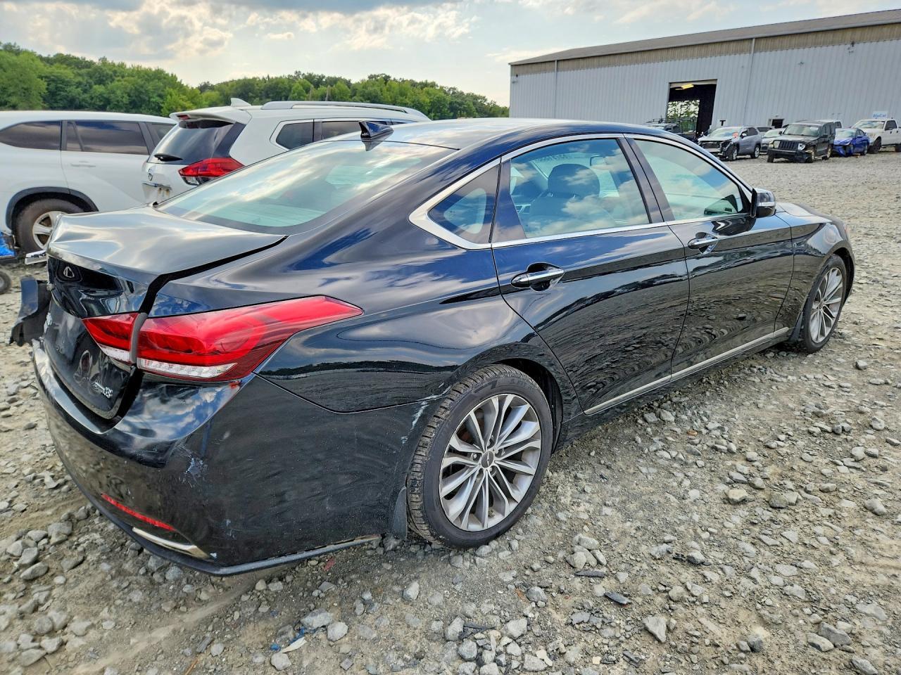 2016 Hyundai Genesis 3.8L - Фото 3