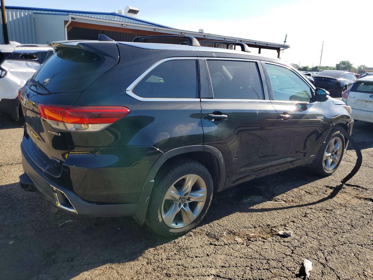 2017 Toyota Highlander Hybrid Limited - Image 3