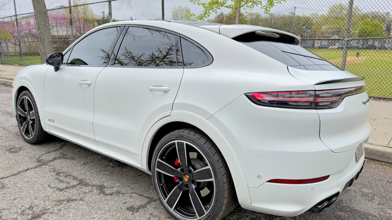 2022 Porsche Cayenne Gts Coupe - Фото 3