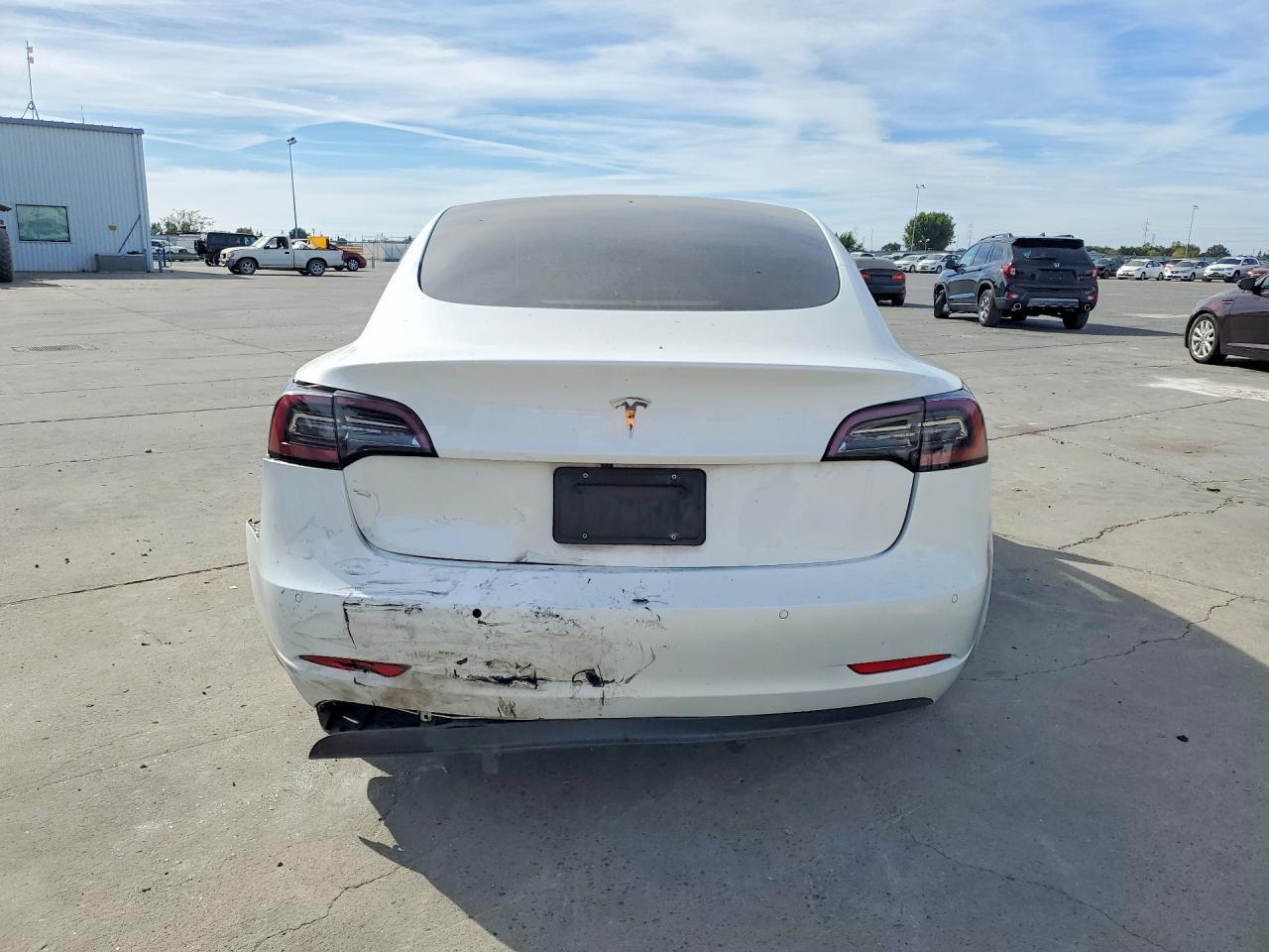 2022 Tesla Model 3 - Image 6