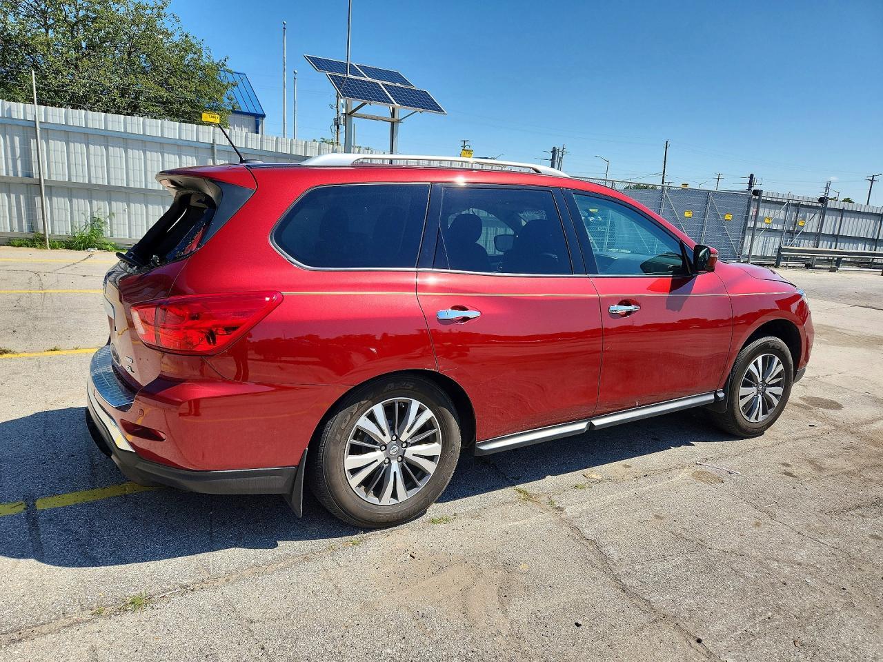2017 Nissan Pathfinder Sl - Фото 3