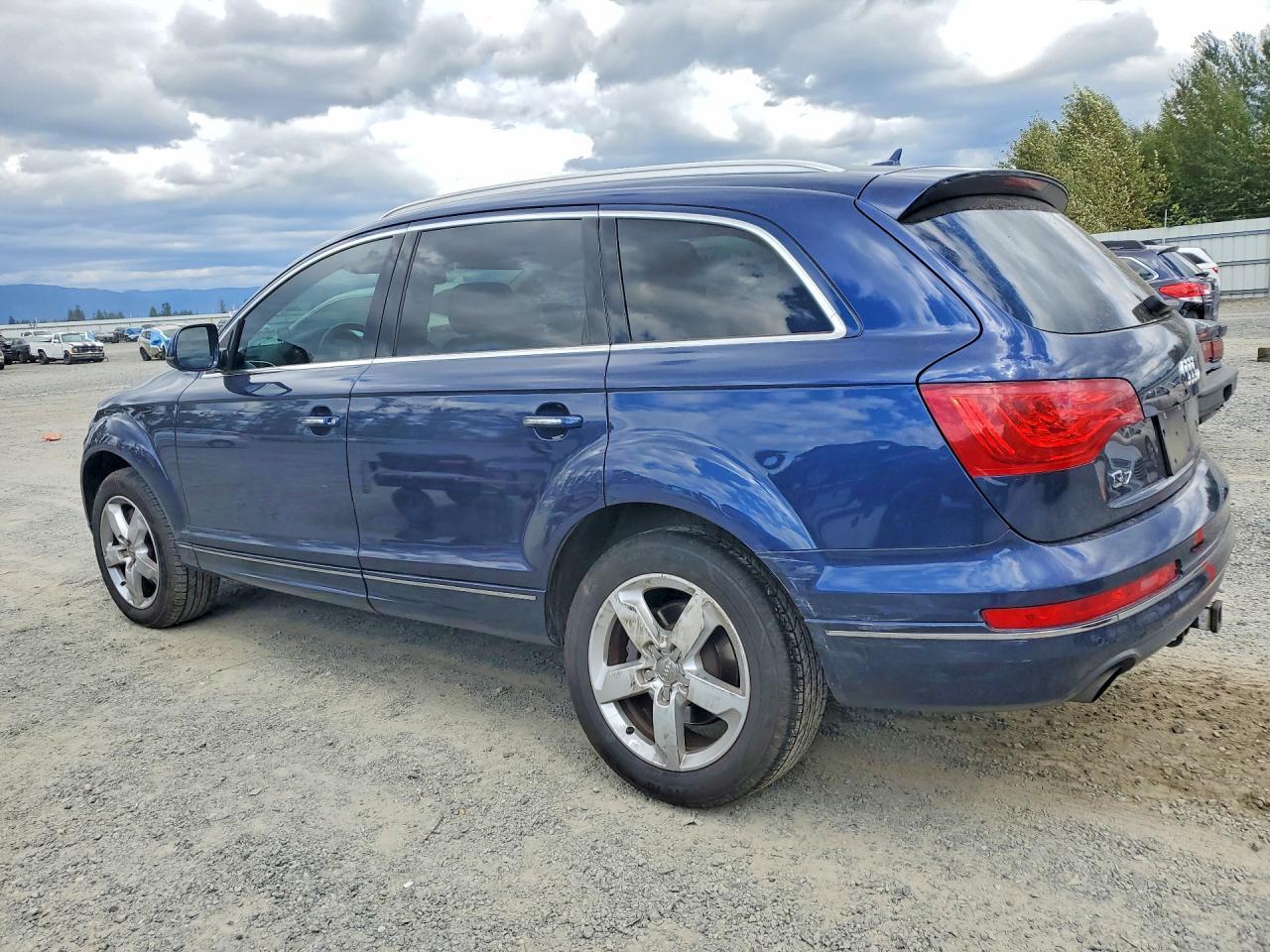 2012 Audi Q7 Premium Plus - Image 2