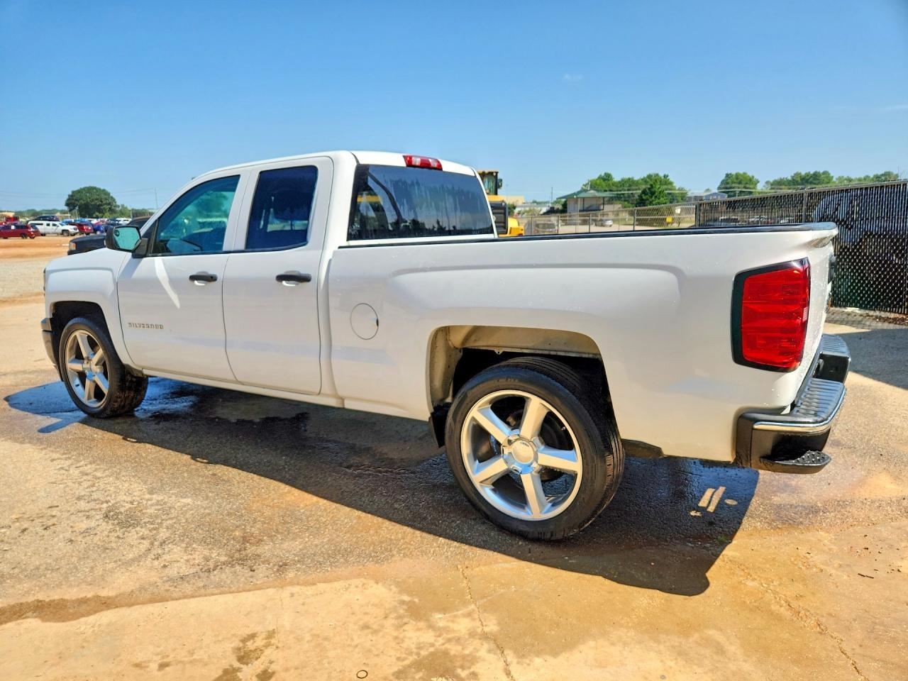 2015 Chevrolet Silverado C1500 - Image 2
