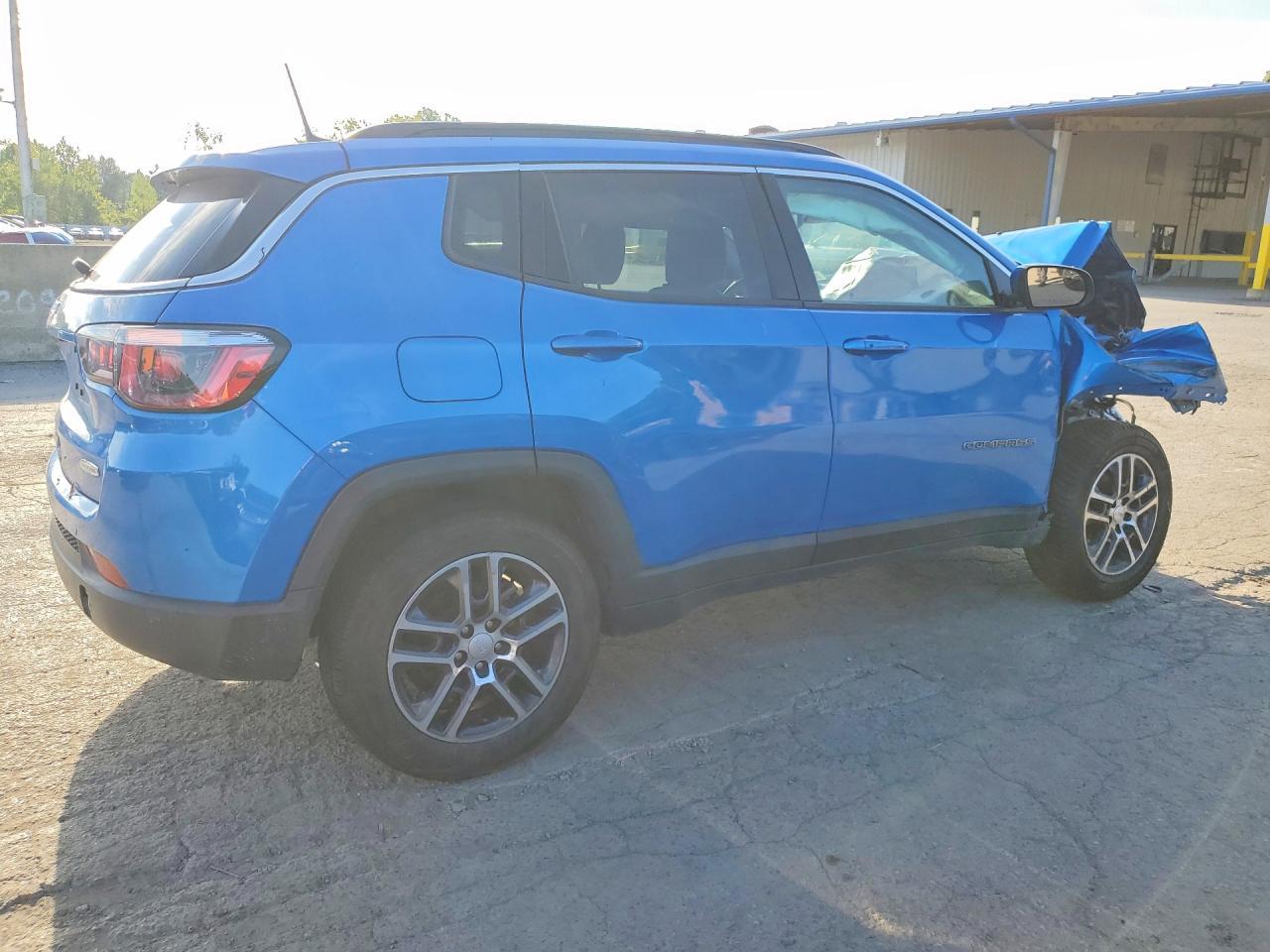 2017 Jeep Compass Latitude - Фото 3