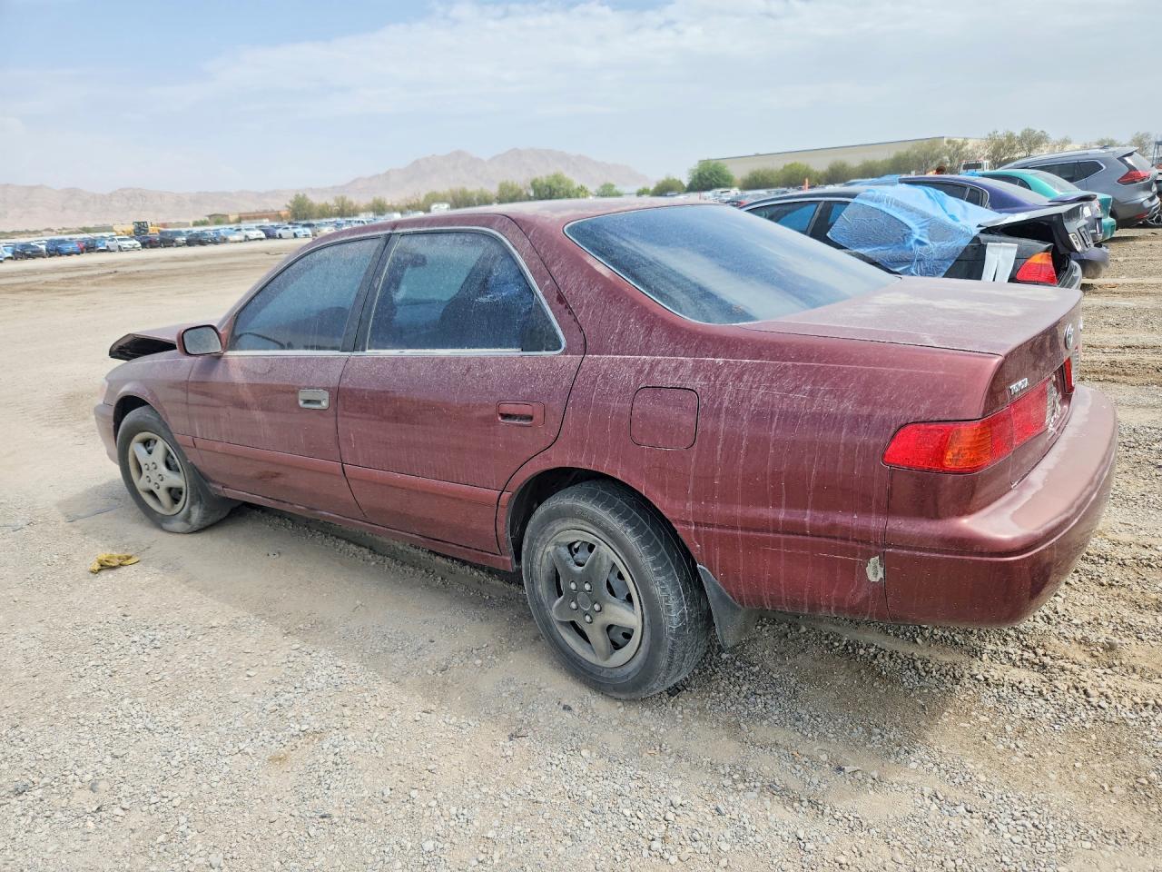 2000 Toyota Camry Le - Фото 2
