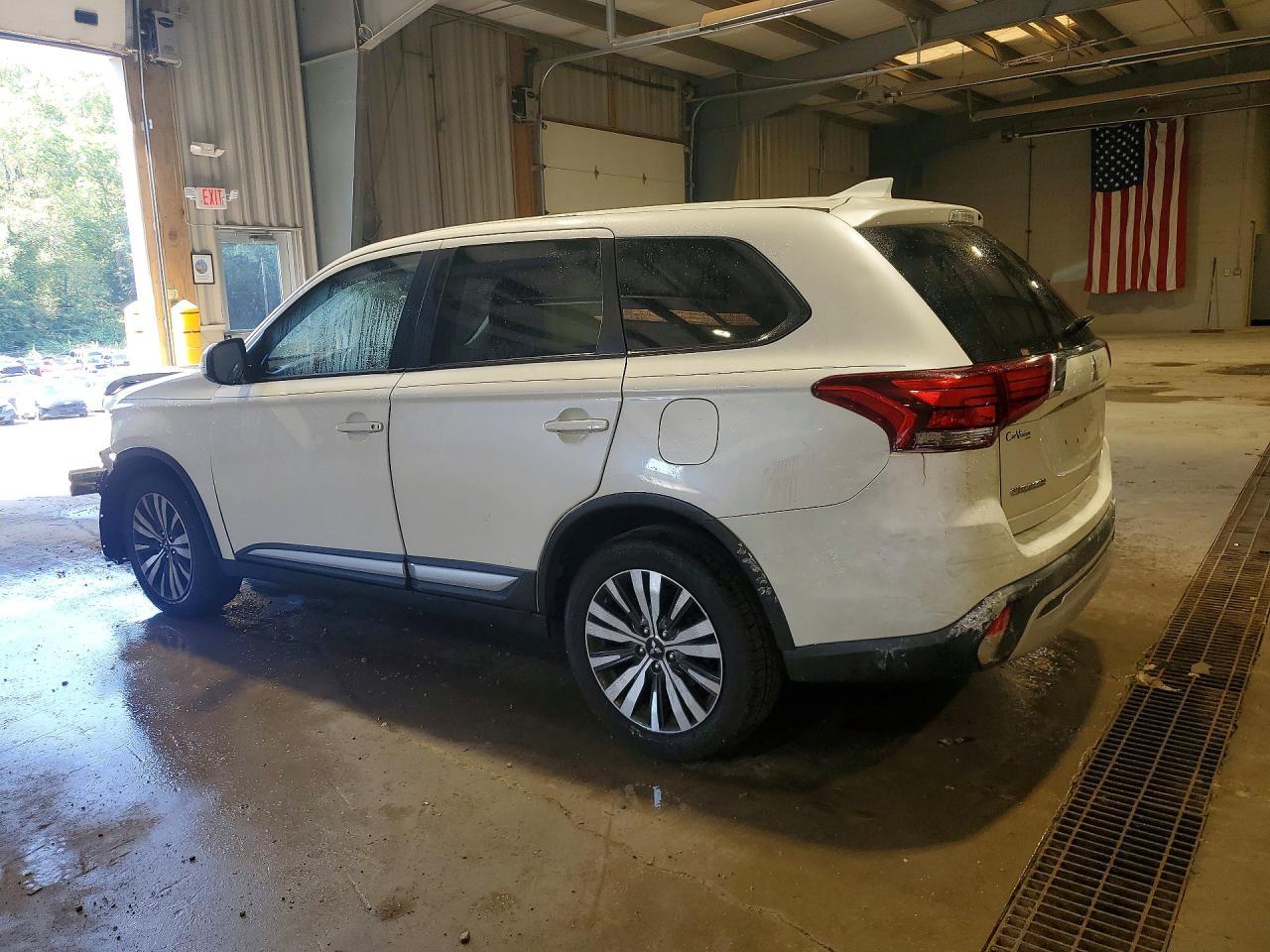 2020 Mitsubishi Outlander Se - Фото 2