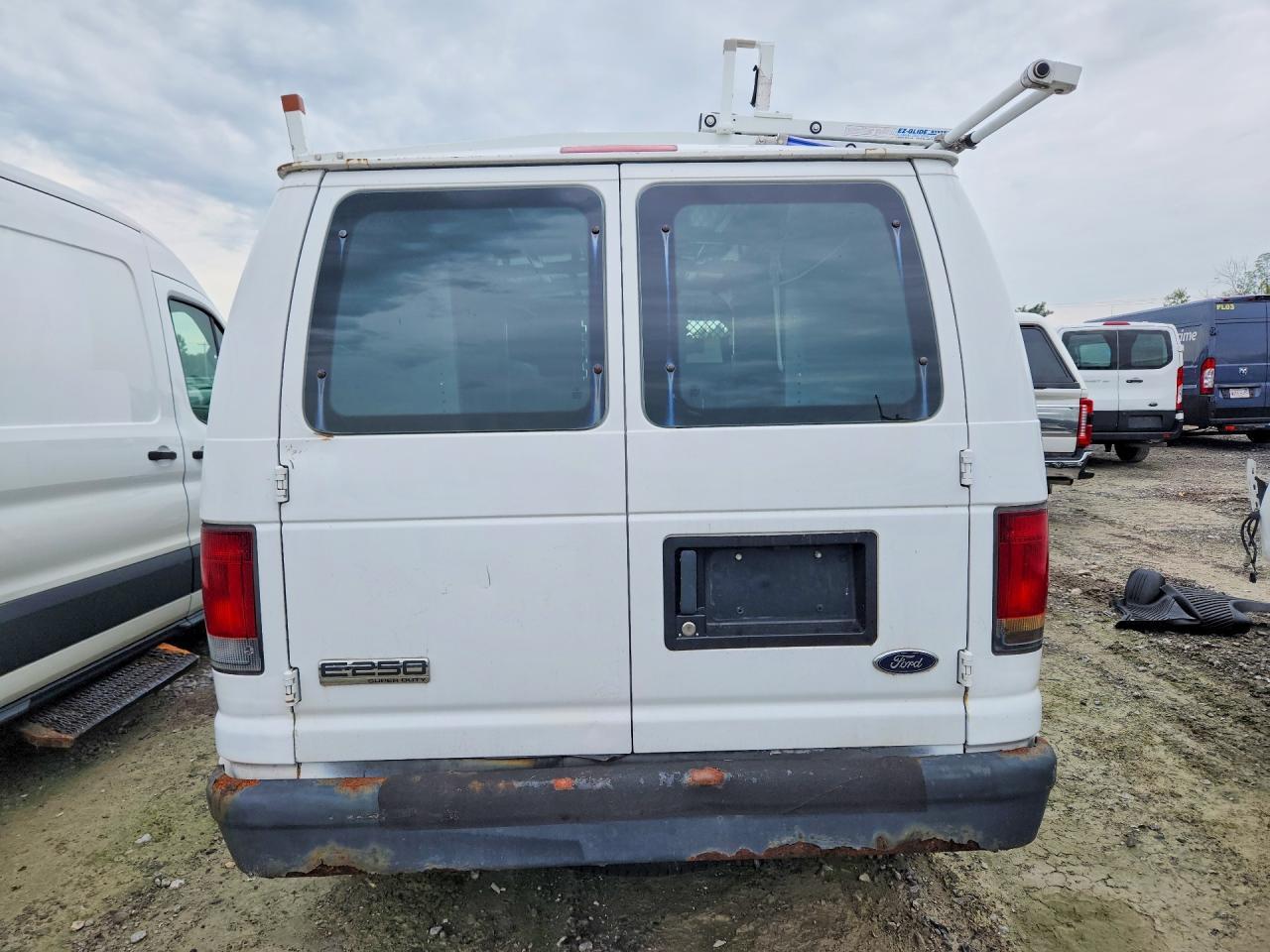 2007 Ford Econoline E250 Van - Фото 6