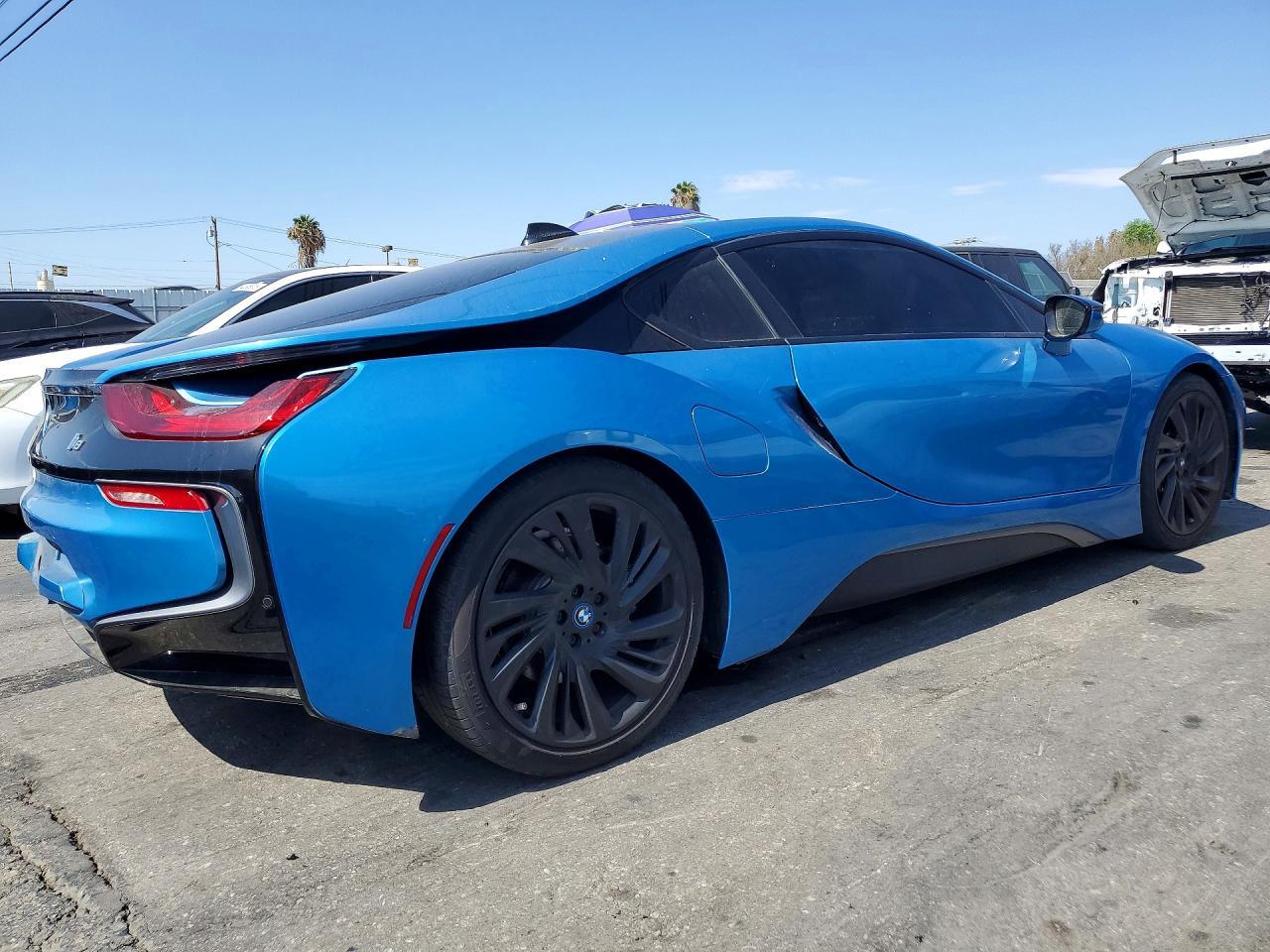 2016 BMW I8 - Фото 3