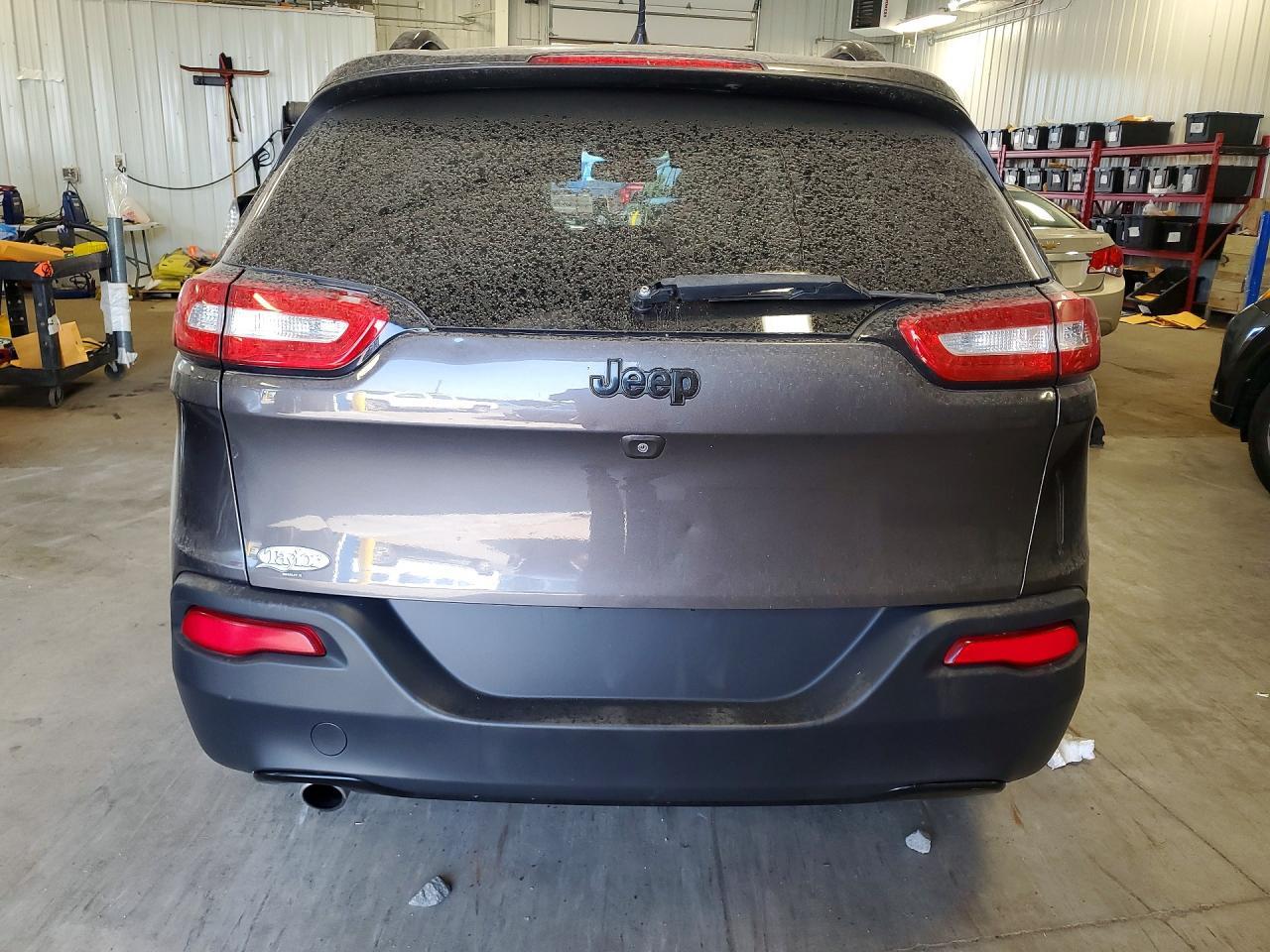 2018 Jeep Cherokee Latitude - Image 6