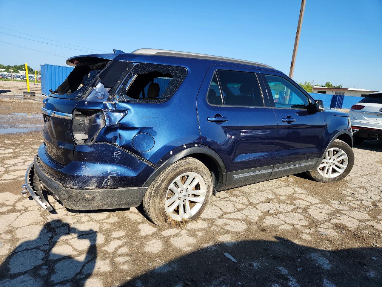 2017 Ford Explorer Xlt - Фото 3