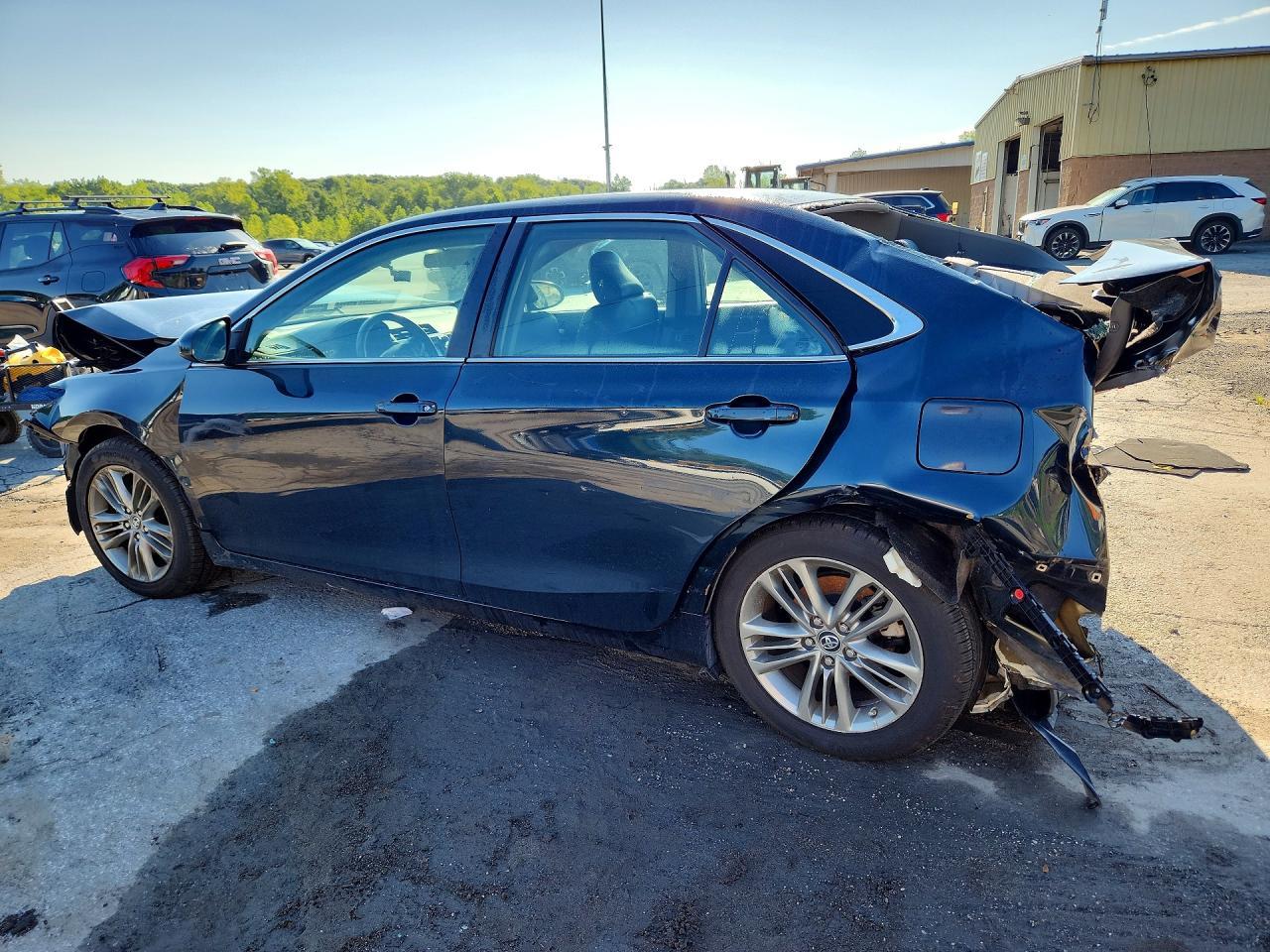 2017 Toyota Camry Se - Фото 2