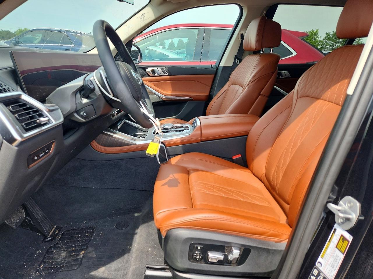 2025 BMW X7 xDrive40I - Image 7
