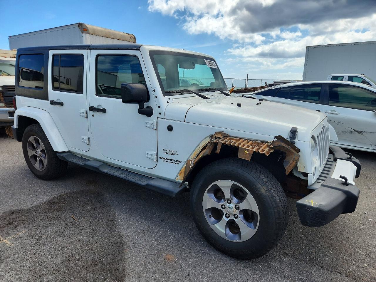 2016 Jeep Wrangler Unlimited Sahara - Image 4