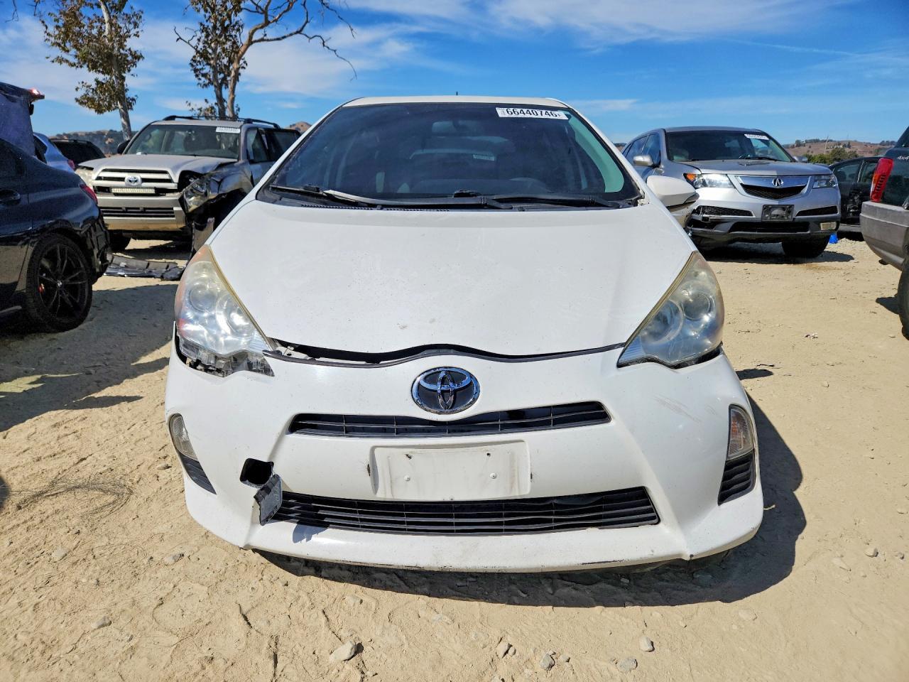 2014 Toyota Prius C One - Фото 5