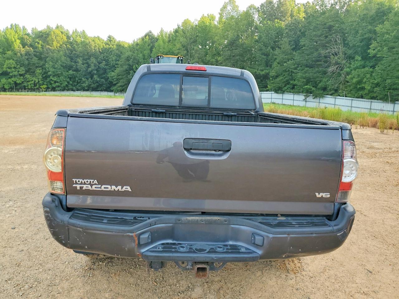 2011 Toyota Tacoma Double Cab Long Bed - Image 6