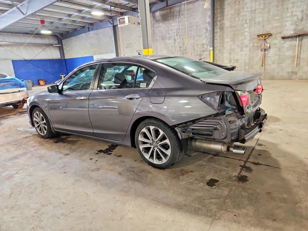 2014 Honda Accord Sport - Image 2