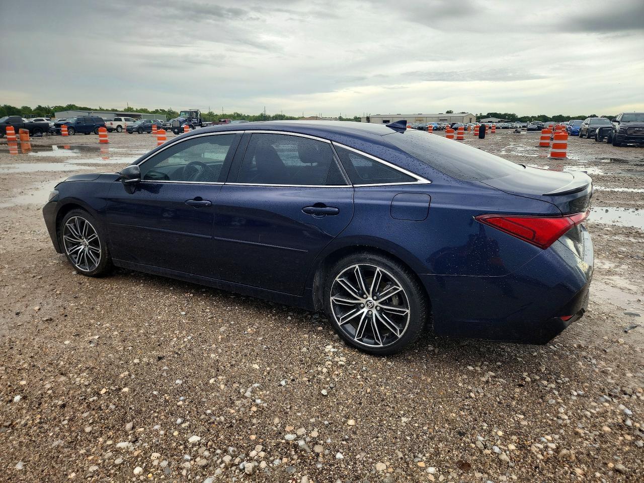 2022 Toyota Avalon Touring - Фото 2