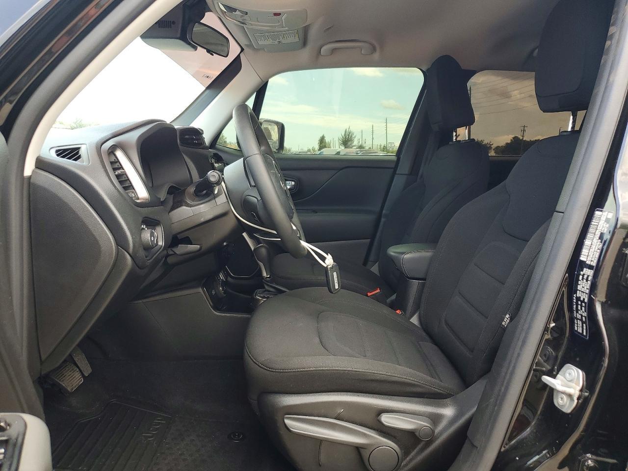 2022 Jeep Renegade Latitude - Фото 7