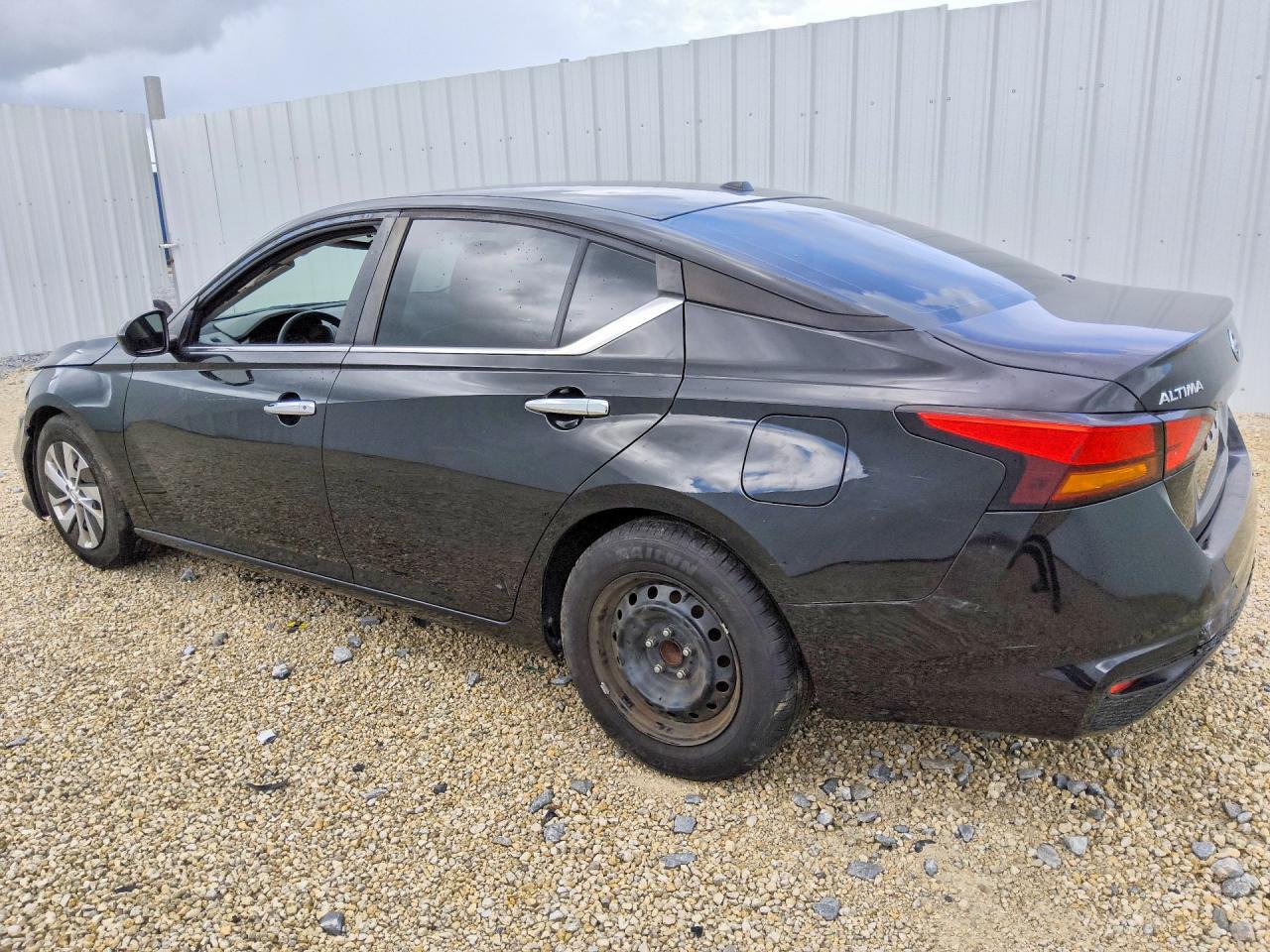 2019 Nissan Altima 2.5 S - Image 2