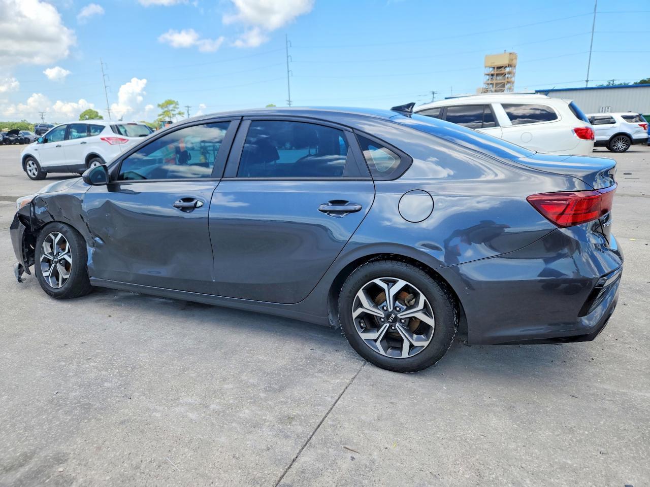 2021 Kia Forte Lxs - Image 2