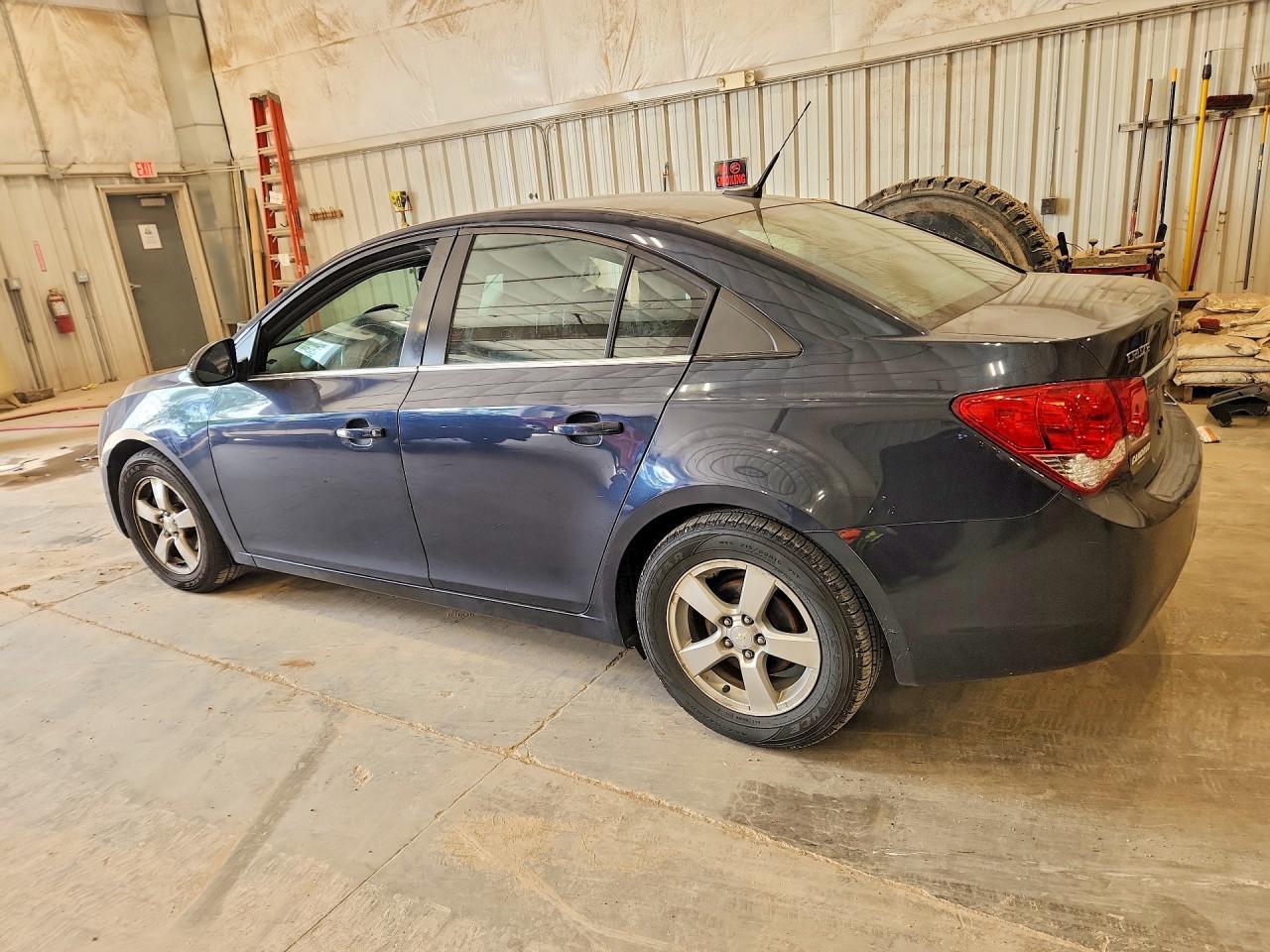 2014 Chevrolet Cruze Lt - Image 2