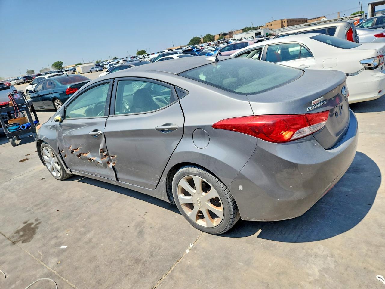 2013 Hyundai Elantra Limited - Image 2