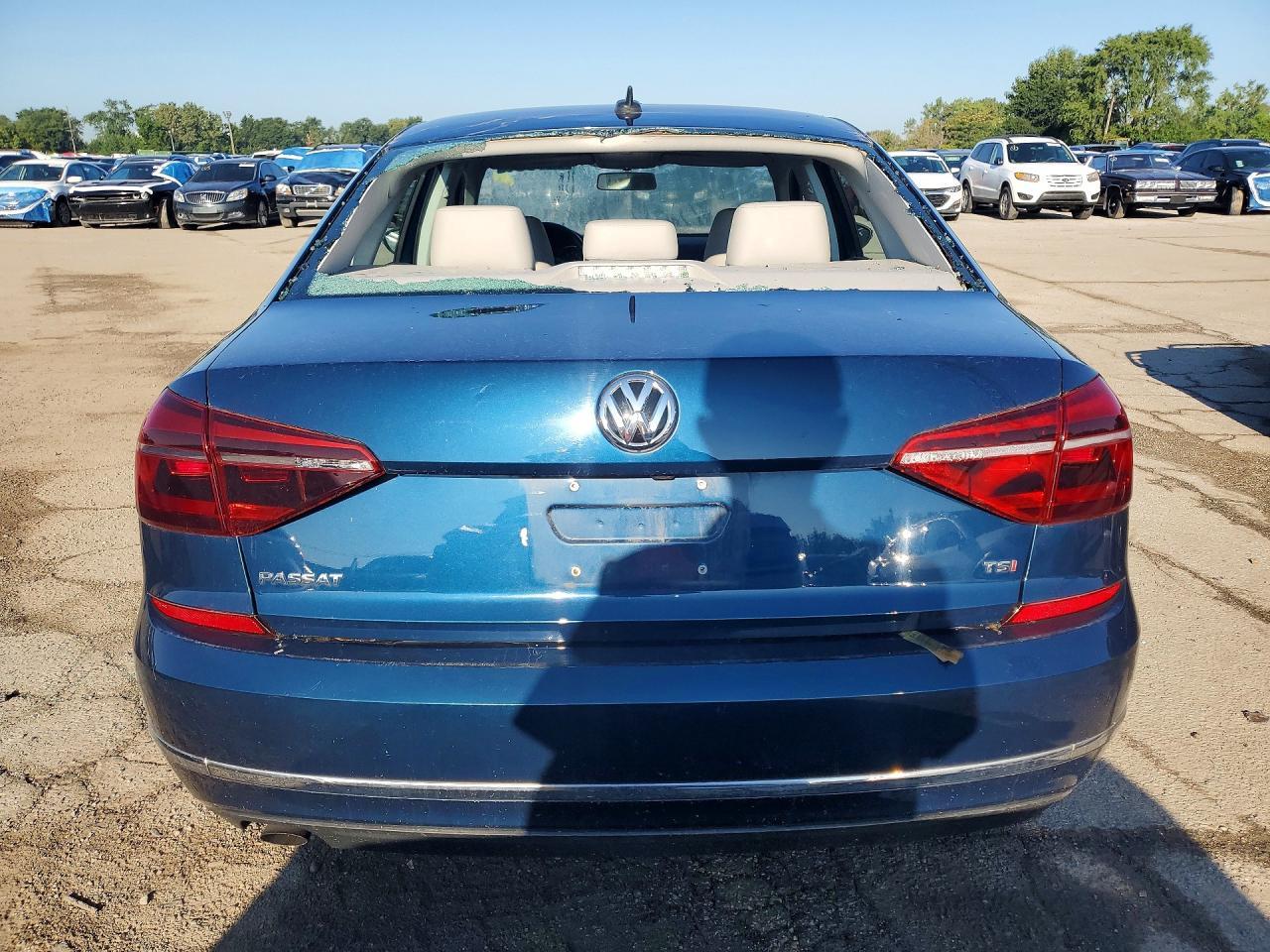 2019 Volkswagen Passat Wolfsburg - Image 6