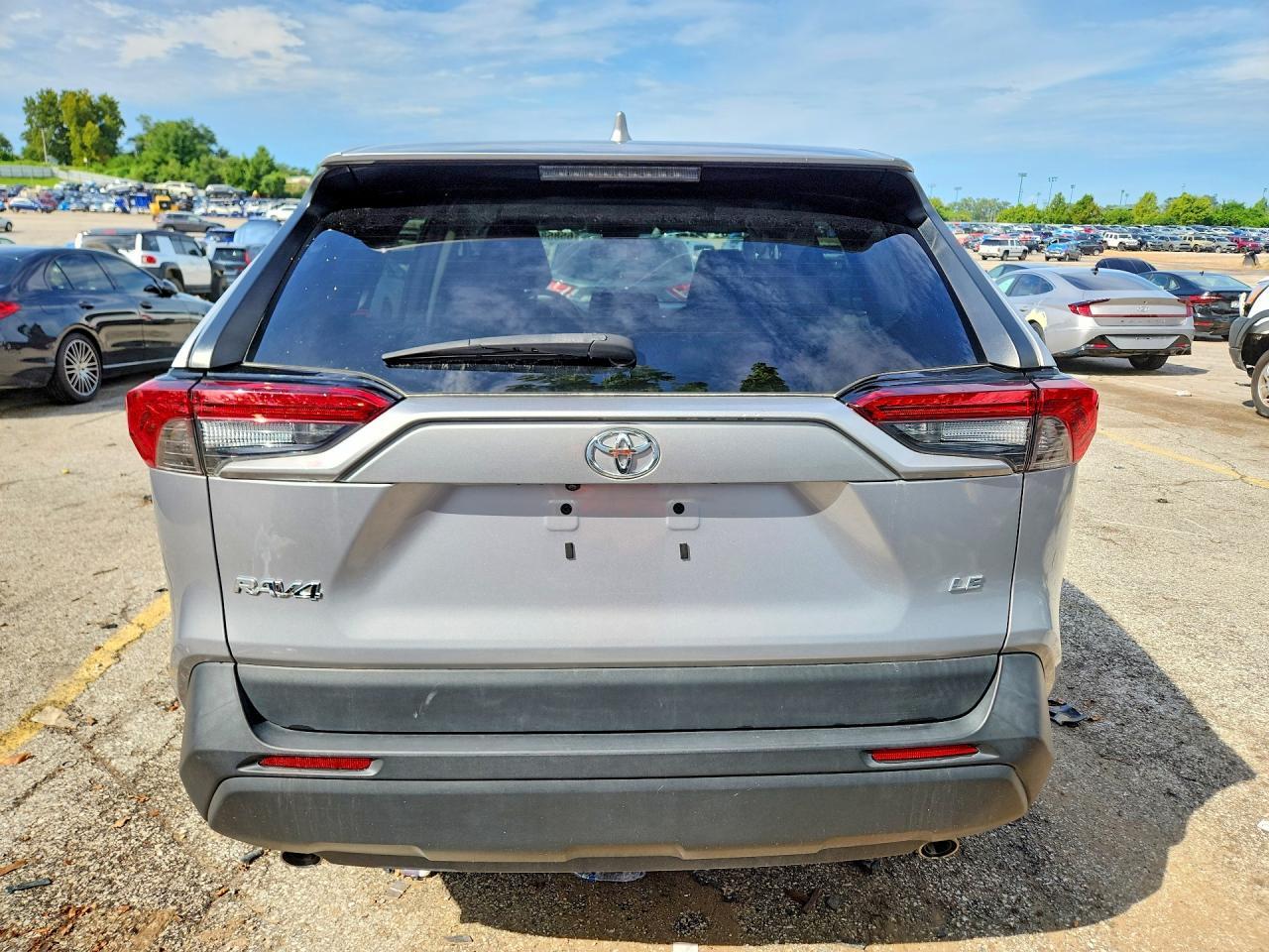 2023 Toyota Rav4 Le - Фото 6