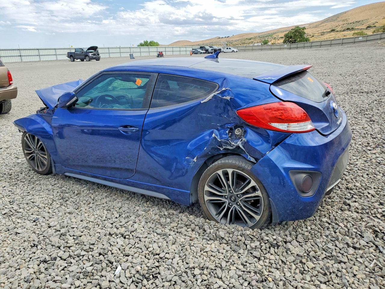 2016 Hyundai Veloster Turbo - Фото 2