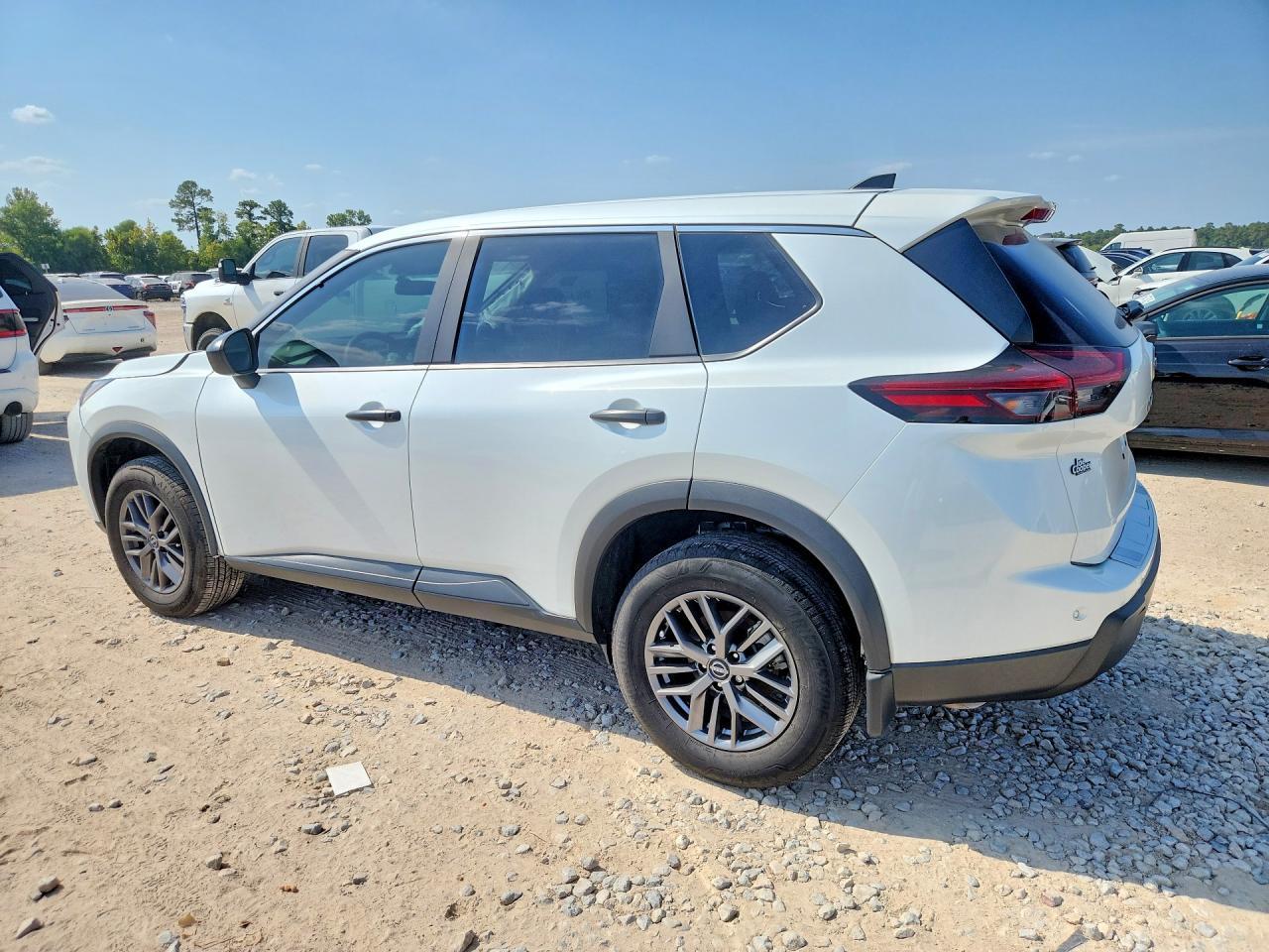 2024 Nissan Rogue S - Image 2