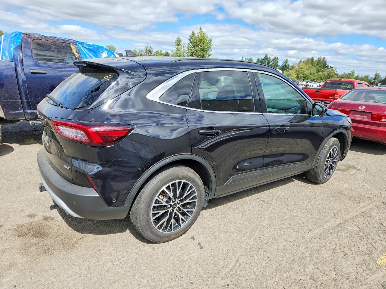 2023 Ford Escape - Фото 3