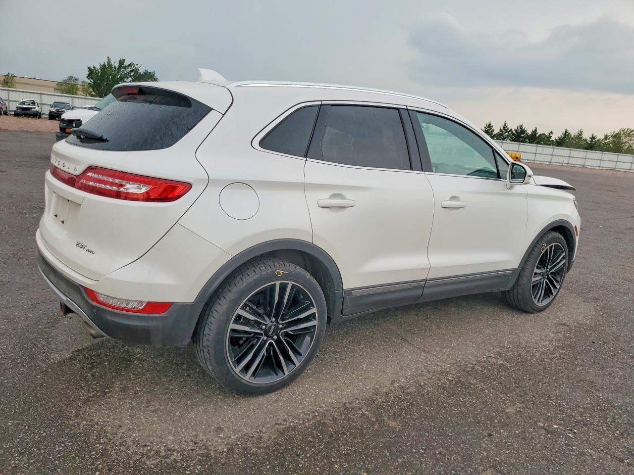 2017 Lincoln Mkc Reserve - Image 3