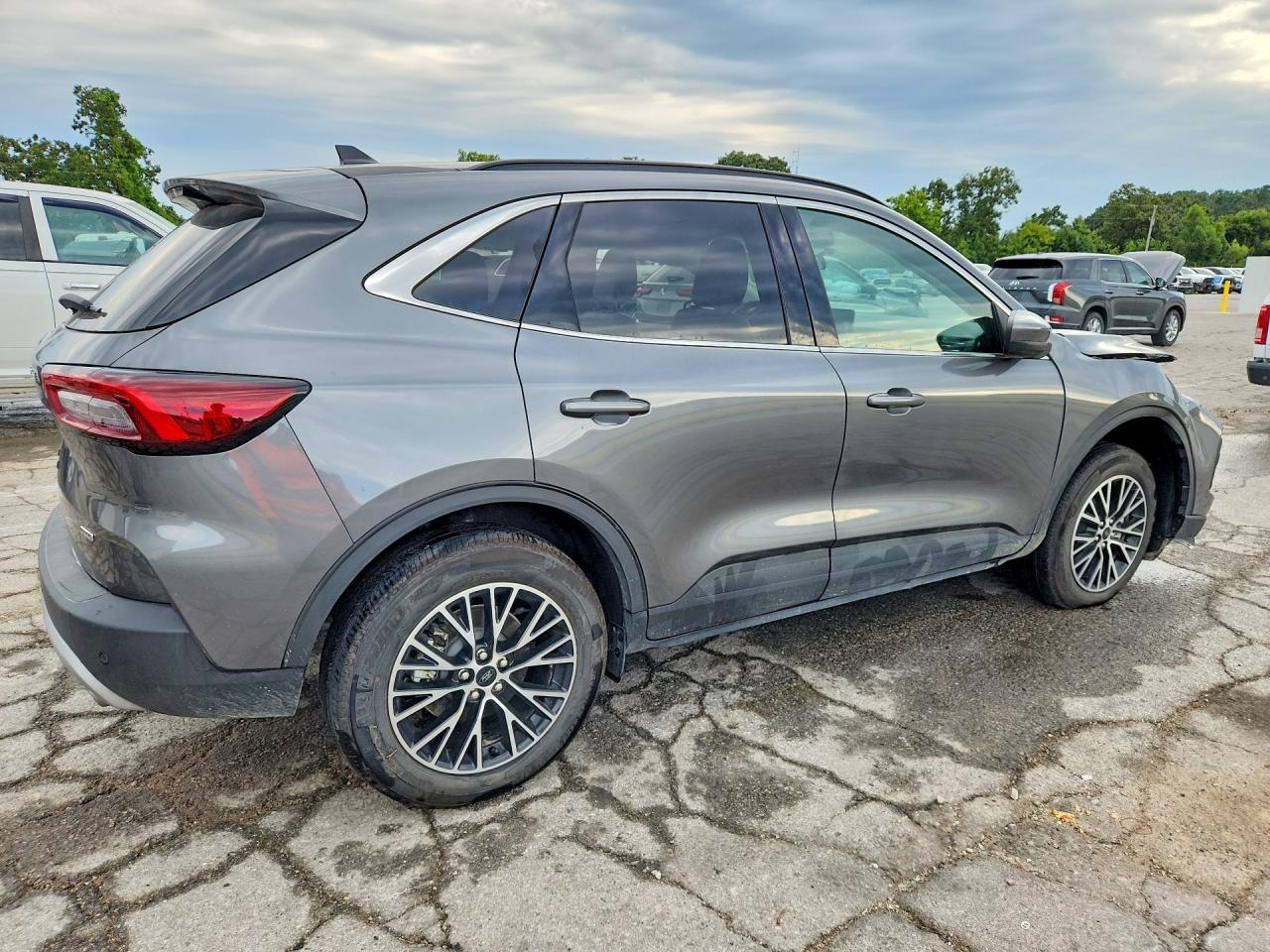 2026 Ford Escape - Image 3