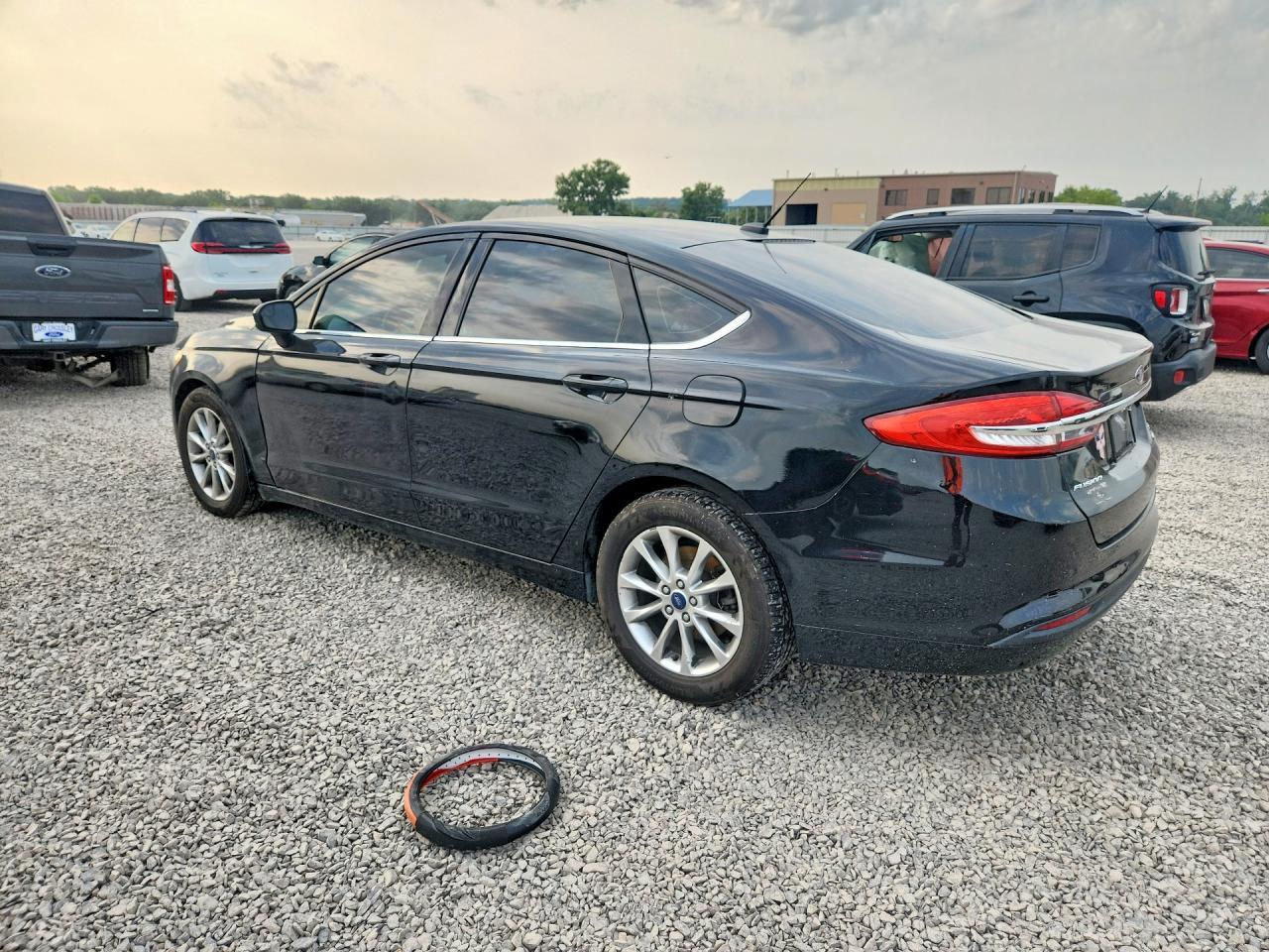 2017 Ford Fusion Se - Фото 2