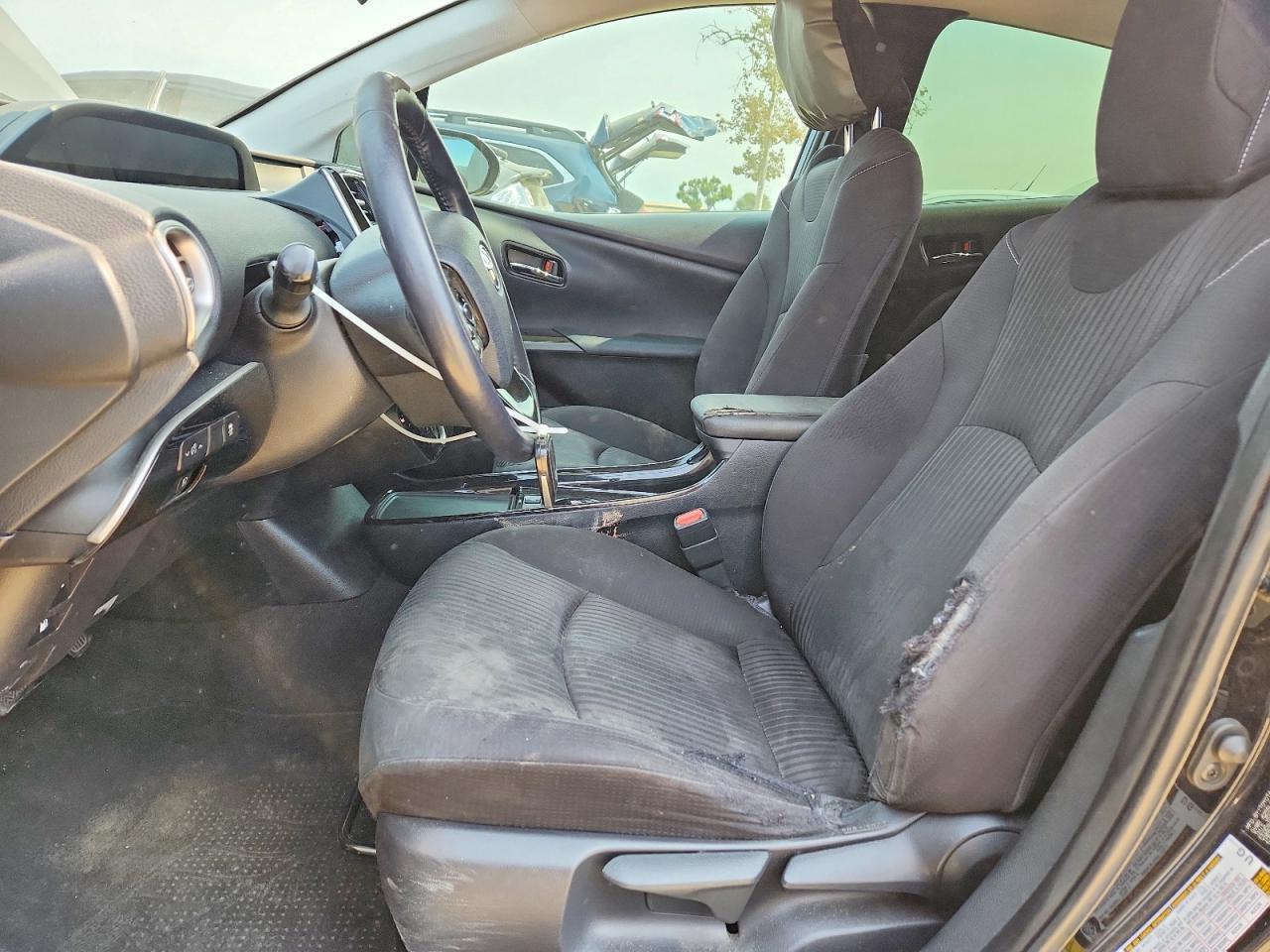 2020 Toyota Prius Prime Le - Фото 7