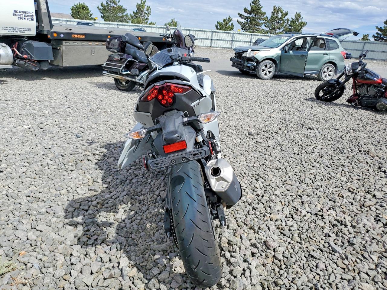 2025 Kawasaki Ex500 - Image 4