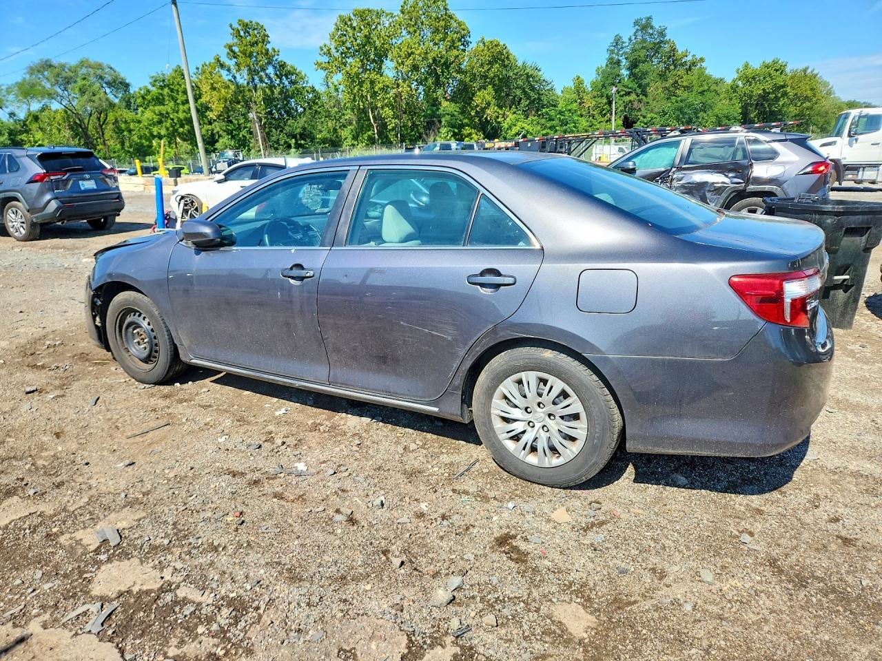 2014 Toyota Camry Le - Image 2