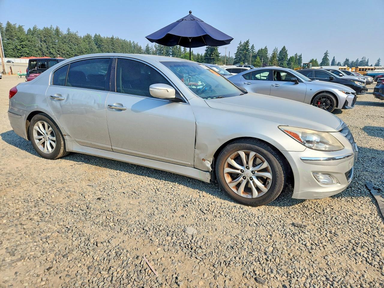 2012 Hyundai Genesis 3.8L - Фото 4