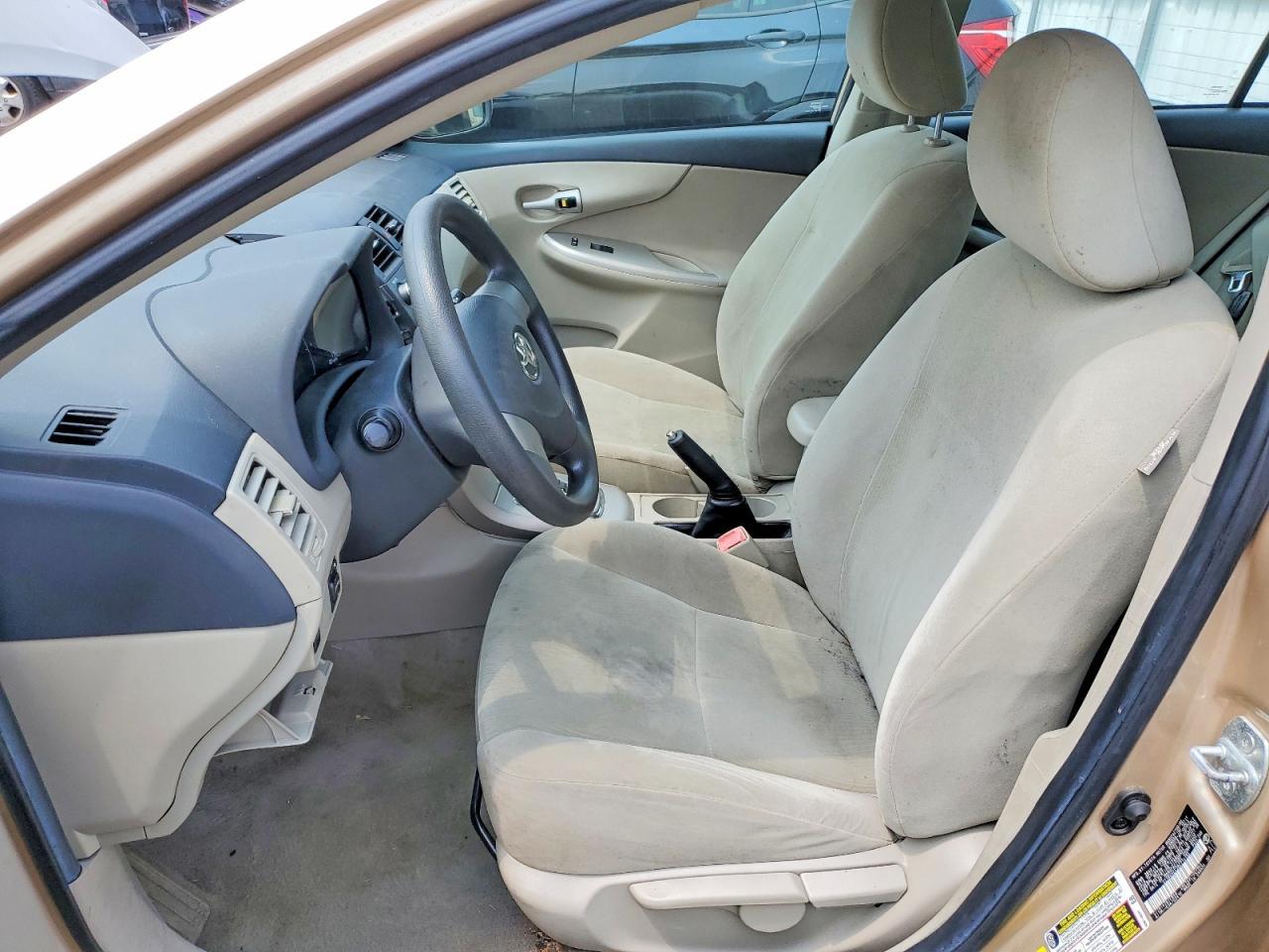 2011 Toyota Corolla Le - Image 7