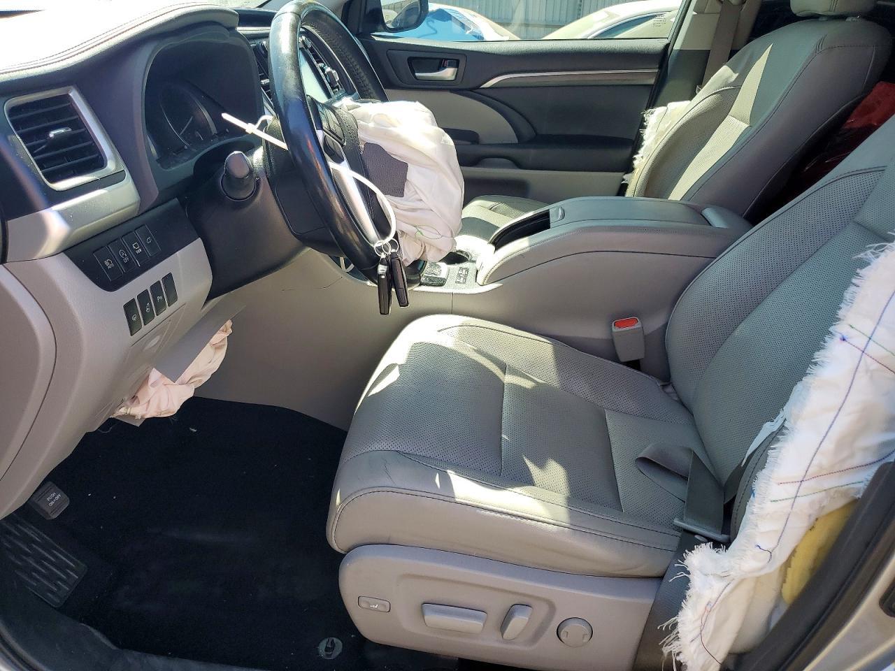 2018 Toyota Highlander Limited Platinum - Image 7