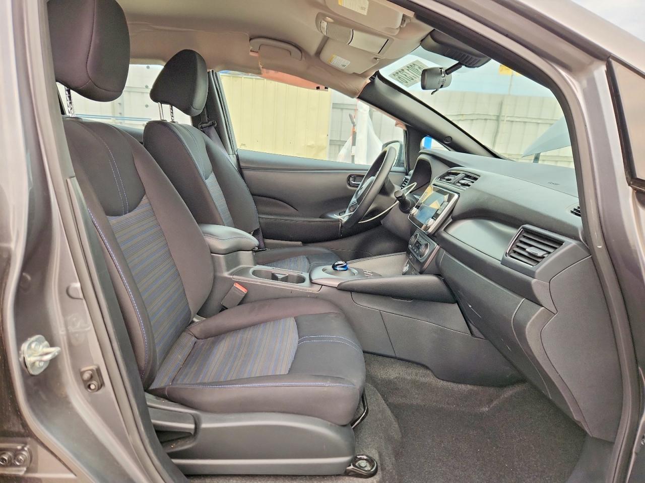 2025 Nissan Leaf S - Фото 7