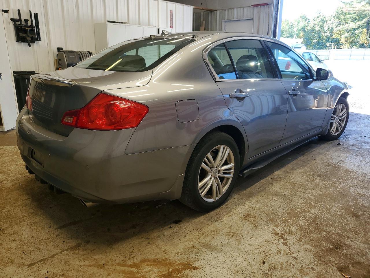 2011 Infiniti G37 Sedan X - Image 3