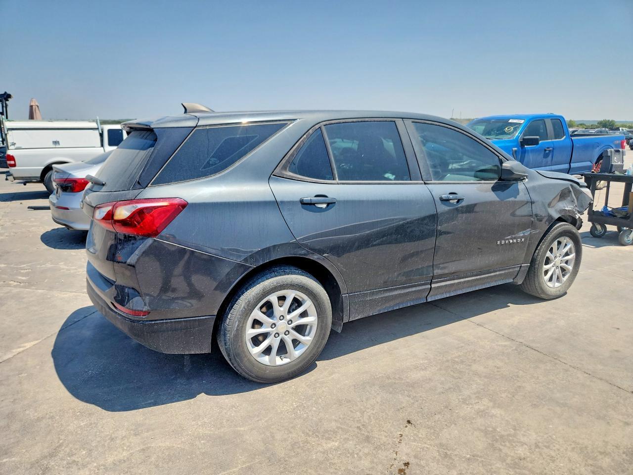 2020 Chevrolet Equinox Ls - Image 3