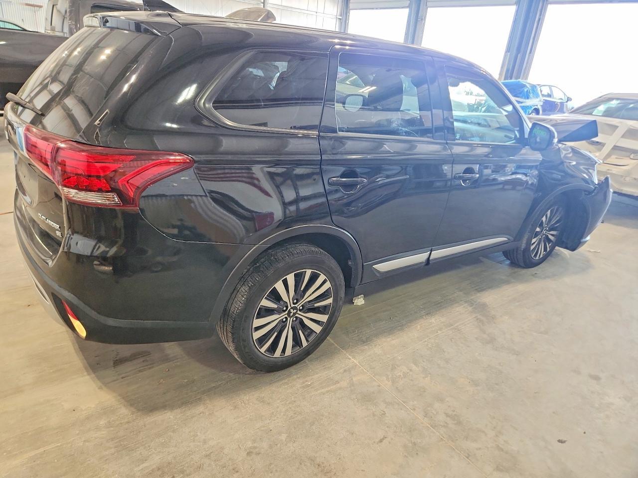 2020 Mitsubishi Outlander Se - Image 3
