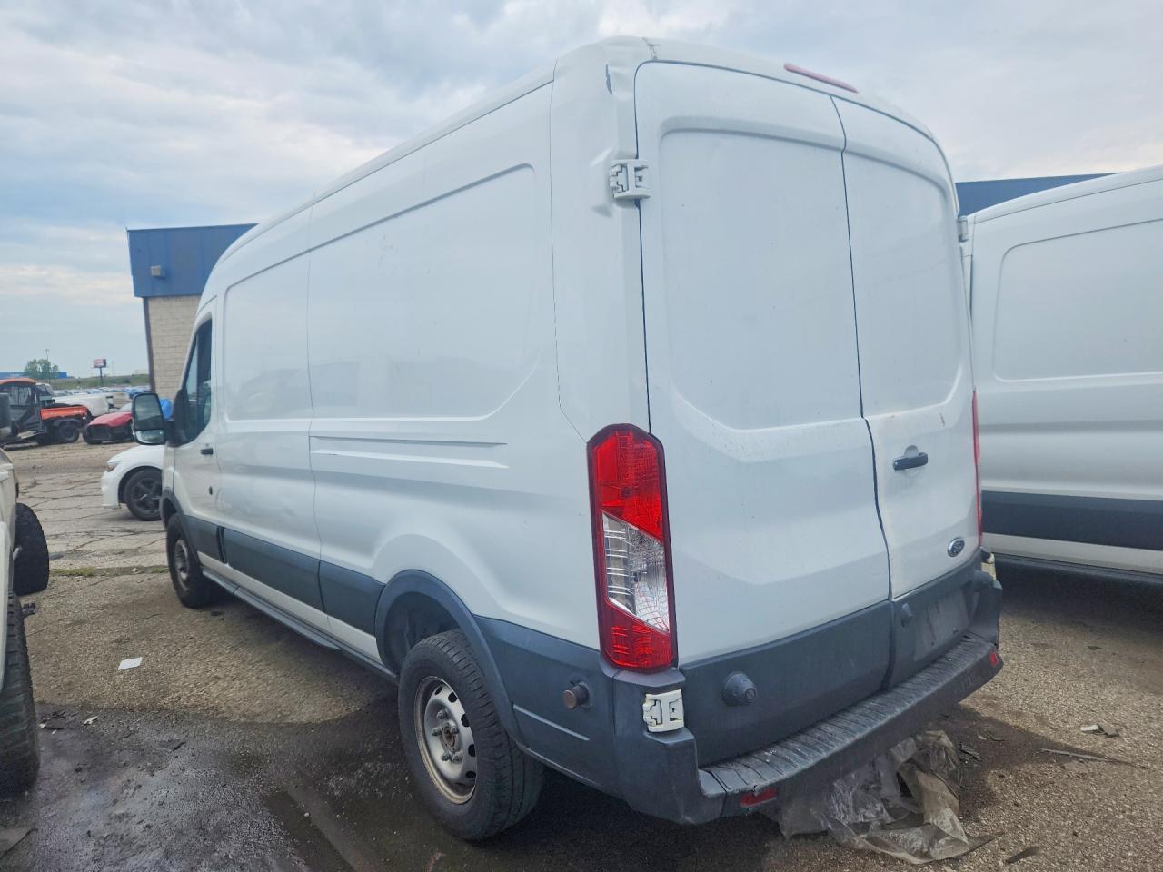 2017 Ford Transit 250 Delivery Van - Фото 2