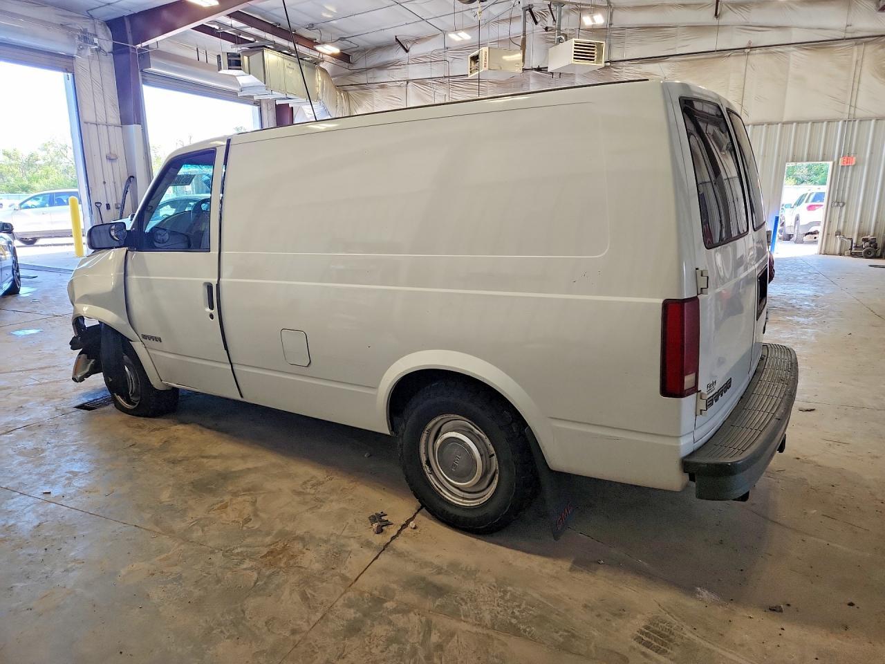 1999 GMC Safari Xt - Image 2