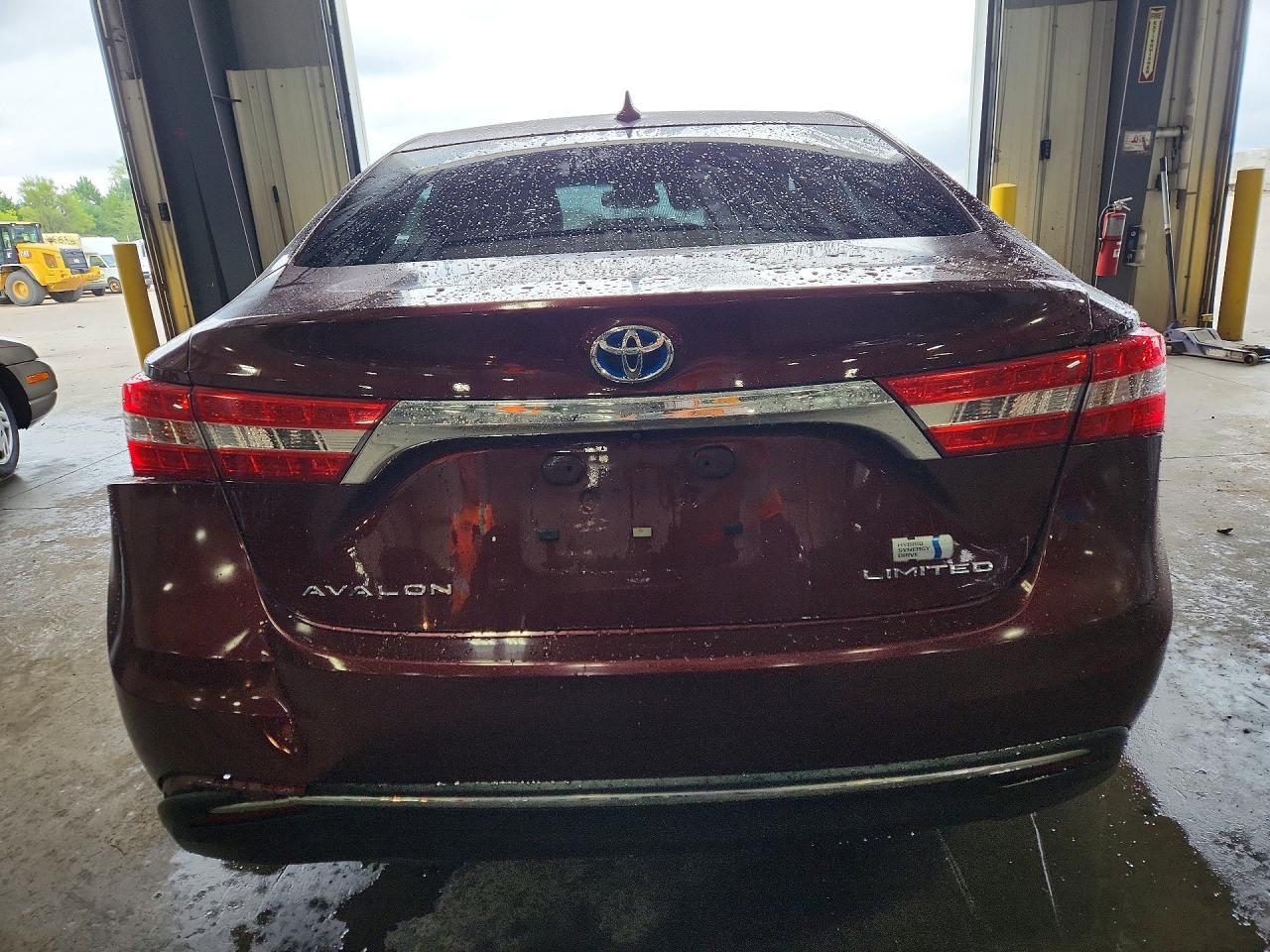 2013 Toyota Avalon Hybrid Limited - Image 6