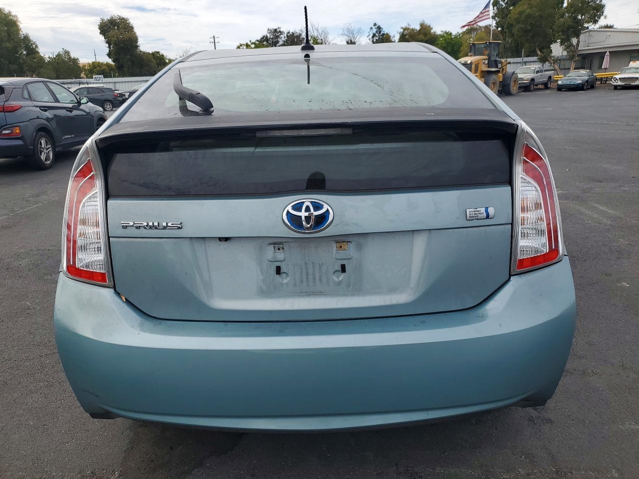 2012 Toyota Prius Three - Фото 6